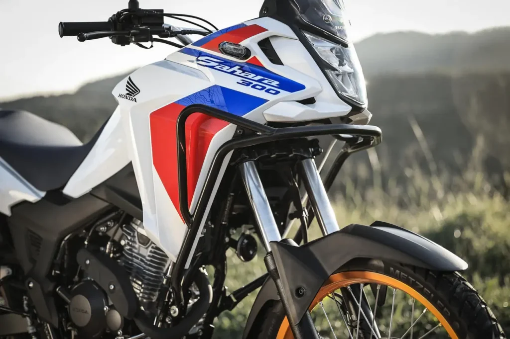 Detalhe frontal e proteção da Adventure - Divulgação/Honda