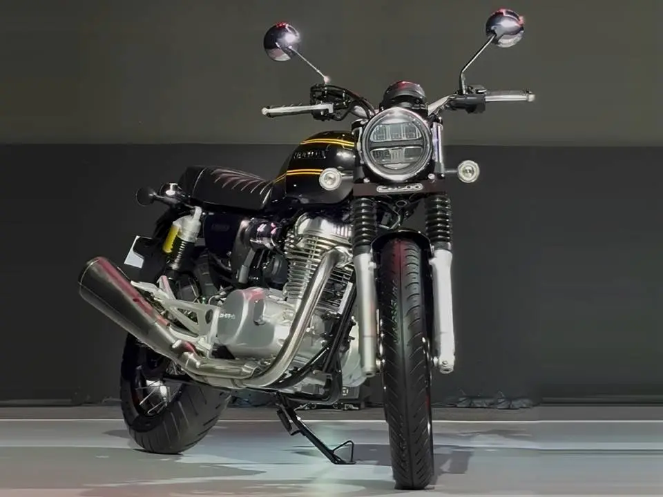 Honda CB500 de visual clássico tem desenho registrado no Brasil