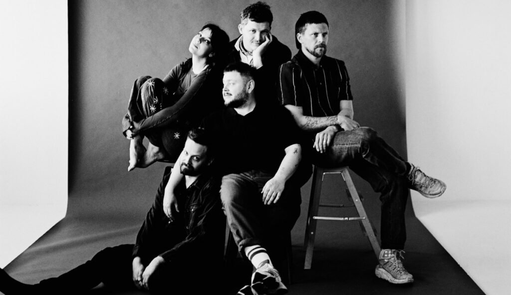 O Of Monsters and Men voltou a lançar um álbum completo após um intervalo de seis anos.
