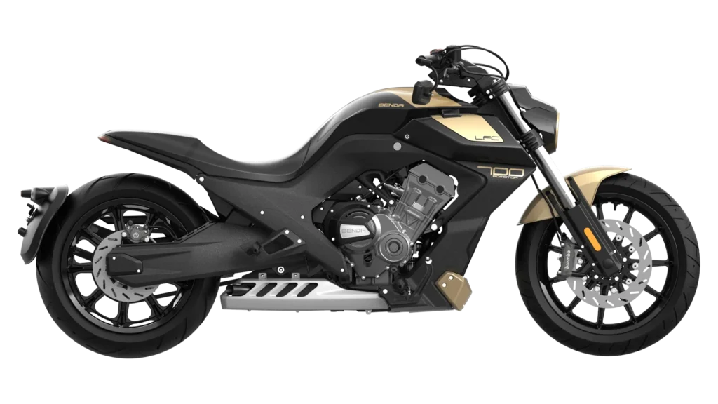 Benda confirma entrada no Brasil com Dafra e mostra sete motos em Interlagos