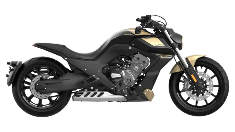 Benda confirma entrada no Brasil com Dafra e mostra sete motos em Interlagos