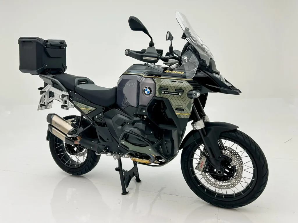 BMW R 1300 GS Adventure ganha série de 10 unidades pelos 10 anos de Manaus