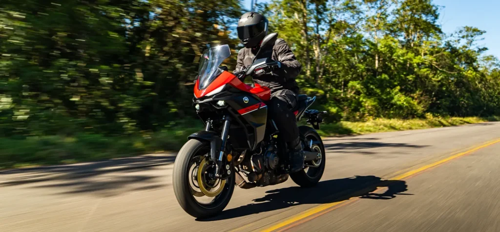 Yamaha Tracer 7 2027 apresentada para o mercado brasileiro.