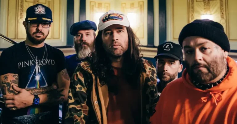 Alexisonfire volta ao Brasil em 2026 para tocar Crisis na íntegra